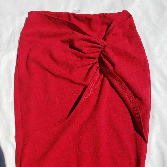 NBW | Red Skirt - Picture 2 of 4